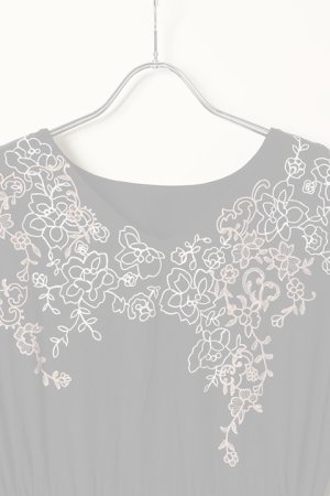 画像2:   グレースコンチネンタル｜GRACE CONTINENTAL フラワー刺繍ドロストワンピース{0121431101-27BLK-BAA}