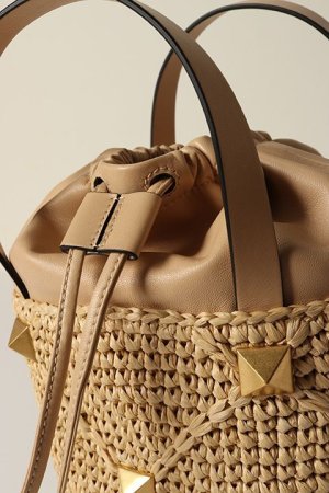 画像3: 【 30%OFF セール324,500円→227,150円】 Valentino ヴァレンティノ ローマンスタッズ ラフィア バケットバッグ{-BCS}