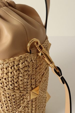 画像7: 【 30%OFF セール324,500円→227,150円】 Valentino ヴァレンティノ ローマンスタッズ ラフィア バケットバッグ{-BCS}