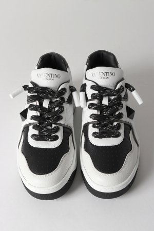 画像4: 【 30%OFF セール165,000円→115,500円】 Valentino ヴァレンティノ ワンスタッズ XL レザー ロートップスニーカー{-BES}