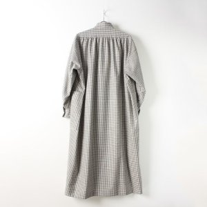 画像2: 【 40%OFF セール154,000円→92,400円】 BLAMINK ブラミンク ウールチェック バックギャザー レギュラーカラーワンピース{7926-230-0171-OFF WHITE-AIA}
