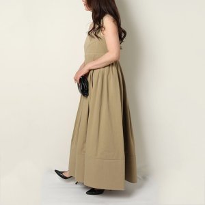 画像10: 【 40%OFF セール154,000円→92,400円】 BLAMINK ブラミンク コットンストラップタックワンピース{7926-230-0251-BEG-BAS}