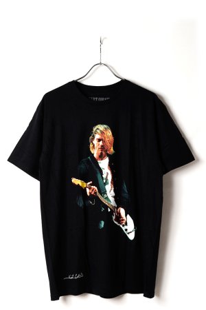 画像1: NIRVANA ニルヴァーナ - Guitar Photo Colour / Tシャツ / メンズ{2106335108-BFS}