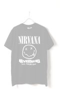 NIRVANA ニルヴァーナ (Nevermind 35周年 ) - Tour '91 / バックプリントあり / カーボンソフト加工 / Tシャツ / メンズ{2605357630023-BFS}