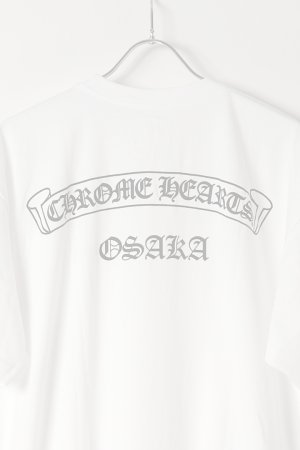 画像2:  {SOLD} CHROME HEARTS クロムハーツ スクロール Osakaロゴ ショートスリーブTシャツ {408129111WHT1XL832-BES}  :CH202505-01-WHT-XL 