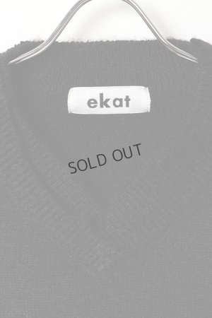 画像2: ekat エカット(UNISEX) DAMAGE V NECK KNIT{-BEA}