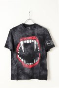 Haculla ハキュラ FANG LIP TEE{-BJA}