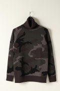 【 60%OFF セール｜49,500円→19,800円】 AKM エイケイエム CASHWOOL CAMO TURTLE NECK{-AEA}