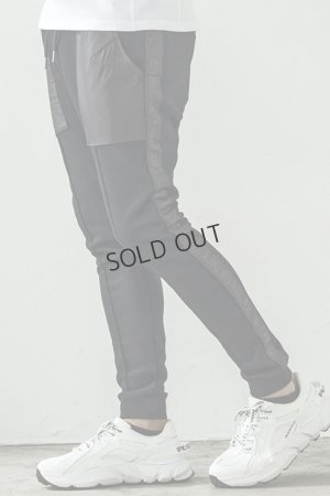 画像2: {SOLD}1piu1uguale3 RELAX ウノピゥウノウグァーレトレ リラックス ラインロゴコンビジョガーパンツ{-BDA}