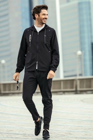 画像5: 【 40%OFF セール｜18,920円→11,352円】 1piu1uguale3 RELAX ウノピゥウノウグァーレトレ リラックス 縦ロゴランニングパーカー{-BCS}