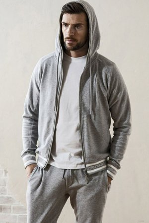 画像7: 【 40%OFF セール19,910円→11,946円】 1piu1uguale3 RELAX ウノピゥウノウグァーレトレ リラックス ラインストーンジップロゴパーカー{-BDA}