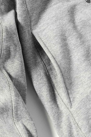 画像13: 【 40%OFF セール19,910円→11,946円】 1piu1uguale3 RELAX ウノピゥウノウグァーレトレ リラックス ラインストーンジップロゴパーカー{-BDA}