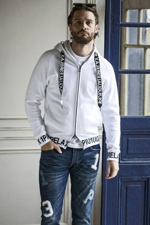 画像5: 【 40%OFF セール19,910円→11,946円】 1piu1uguale3 RELAX ウノピゥウノウグァーレトレ リラックス ワイドスピンドルロゴスウェットパーカー{-BDA}