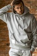 1piu1uguale3 RELAX ウノピゥウノウグァーレトレ リラックス レザーパッチスウェットプルオーバーフーディー{-BEA}