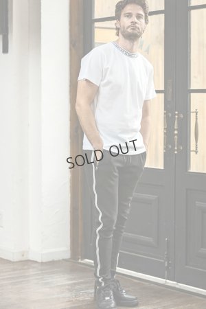 画像4: {SOLD}1piu1uguale3 RELAX ウノピゥウノウグァーレトレ リラックス ネックロゴ半袖Tシャツ{-BDA}