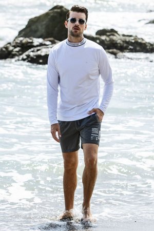 画像8: 【 30%OFF セール8,800円→6,160円】 1piu1uguale3 RELAX ウノピゥウノウグァーレトレ リラックス ネックロゴ長袖ラッシュガード{-BES}