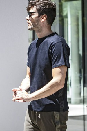 画像9: 【 30%OFF セール7,920円→5,544円】 1piu1uguale3 RELAX ウノピゥウノウグァーレトレ リラックス テープロゴ半袖Tシャツ{-BES}