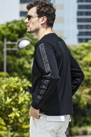 画像7: 【 30%OFF セール｜8,910円→6,237円】 1piu1uguale3 RELAX ウノピゥウノウグァーレトレ リラックス テープロゴロングTシャツ{-BES}