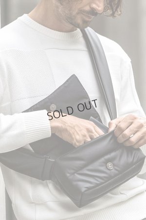 画像5: {SOLD}1piu1uguale3 RELAX ウノピゥウノウグァーレトレ リラックス シルバーロゴプレートパデッドミニショルダーバッグ{-BEA}