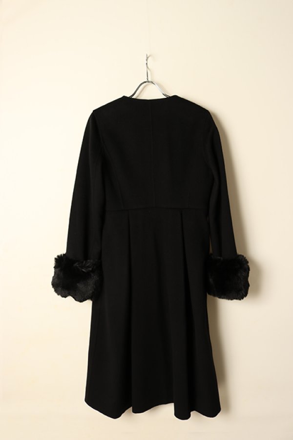 画像10: 【 40%OFF セール101,200円→60,720円】 グレースコンチネンタル|GRACE CONTINENTAL  ノーカラーリバーコート{-BCA} (10)