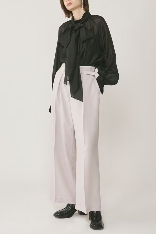 画像2: 【 40%OFF セール31,900円→19,140円】 グレースコンチネンタル|GRACE CONTINENTAL  シアーボウタイブラウス{-BES} (2)