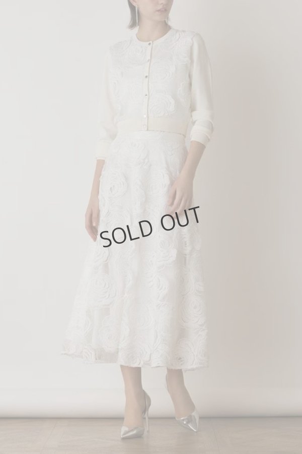 画像4: {SOLD}グレースコンチネンタル｜GRACE CONTINENTAL  ローズ刺繍ニットカーディガン{-BES} (4)