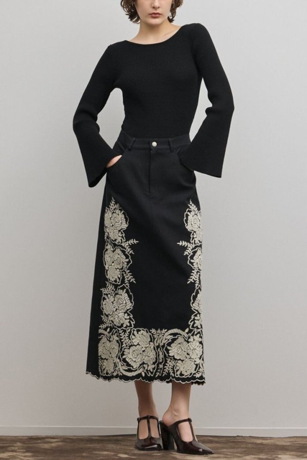 画像2: グレースコンチネンタル｜GRACE CONTINENTAL  エンブロイダリータイトスカート{-BFS} (2)
