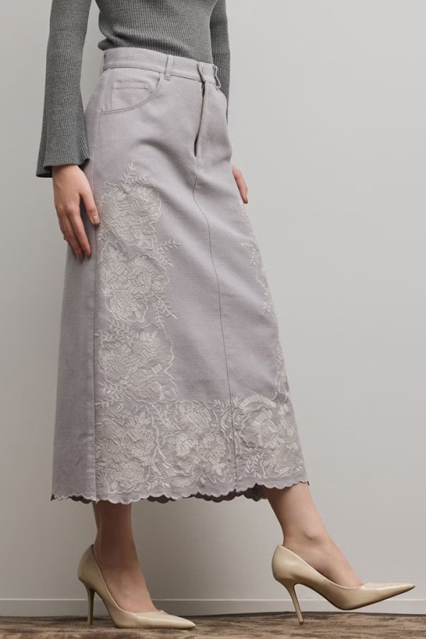 画像2: グレースコンチネンタル｜GRACE CONTINENTAL  エンブロイダリータイトスカート{-BFS} (2)