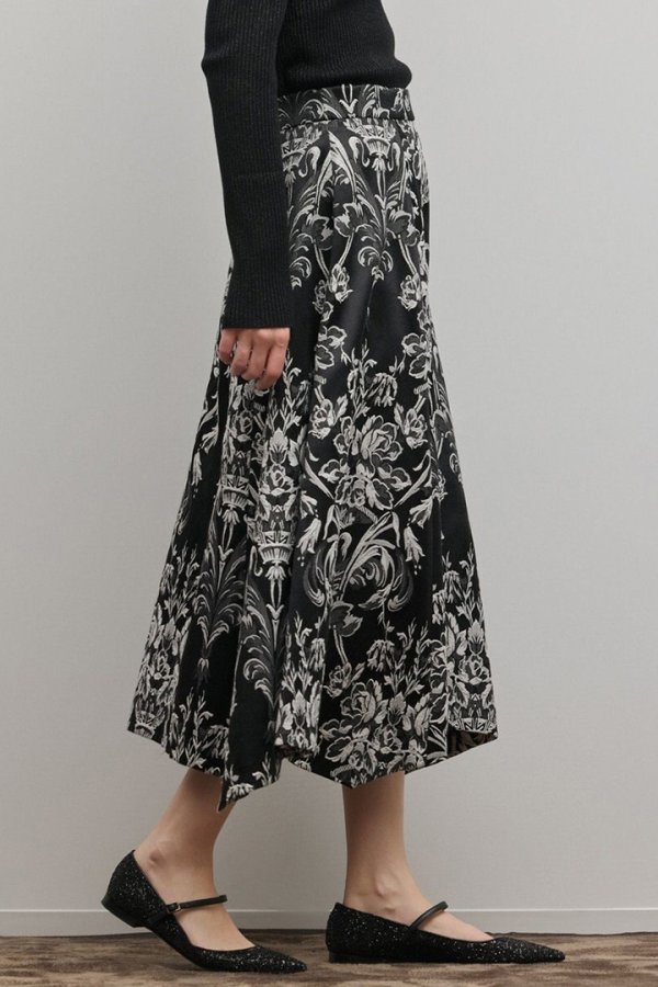 画像6: グレースコンチネンタル｜GRACE CONTINENTAL  オーナメントジャガードハンカチヘムスカート{-BFS} (6)