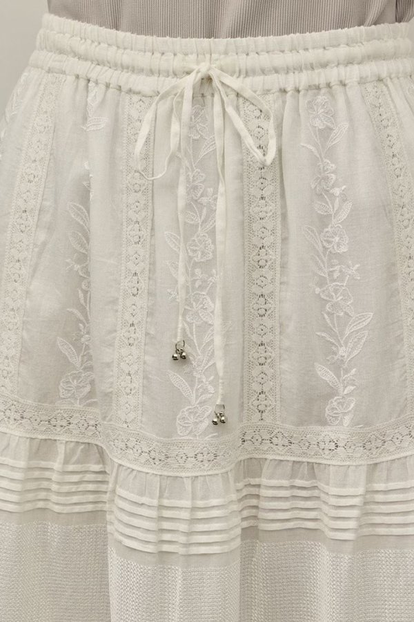 画像8: ★取り寄せリクエスト注文受付中★ グレースコンチネンタル｜GRACE CONTINENTAL  ピンタックティアードスカート{-BFS} (8)