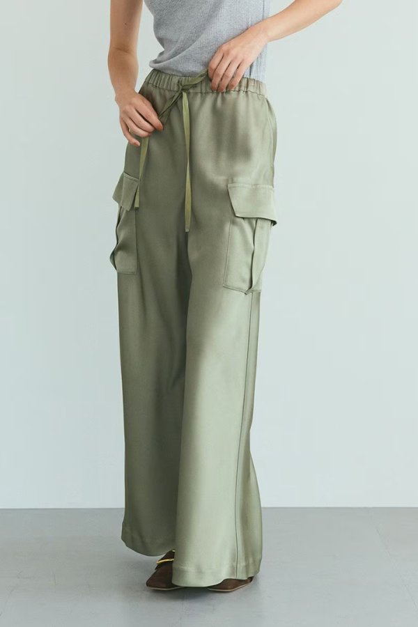 画像2: 【 30%OFF セール39,600円→27,720円】 グレースコンチネンタル｜GRACE CONTINENTAL グレースクラス GRACE CLASS ダブルサテンイージーパンツ{-BEA} (2)