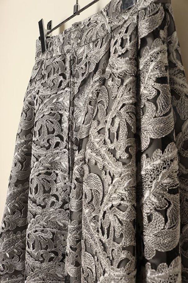 画像5: 【 40%OFF セール61,600円→36,960円】 ダブスタ ダブルスタンダードクロージング｜DOUBLE STANDARD CLOTHING ペイズリー刺繍チュールスカート{-BCA} (5)