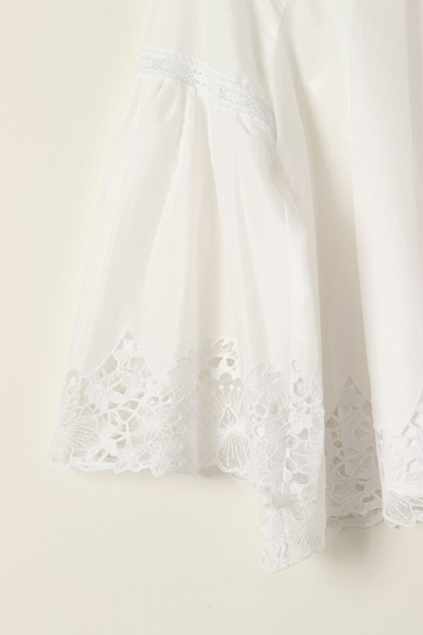 画像3: 【 40%OFF セール39,600円→23,760円】 グレースコンチネンタル|GRACE CONTINENTAL カットワークカフタントップ{0122241049-01WHT-BBS} (3)