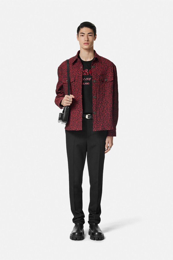 画像2: 【 20%OFF セール144,100円→115,280円】 VERSACE ヴェルサーチ Tシャツ 刺繍入り ヴェルサーチェ ワイルド スタンプ {1013302-1A12441_1B000-BDA} (2)