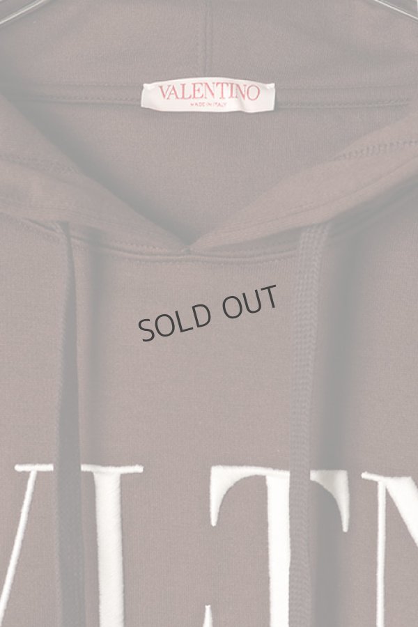 画像2: {SOLD}Valentino ヴァレンティノ VLTNプリント フード付きスウェットシャツ{VMF14F8MB-BBA} (2)