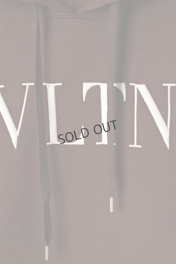 画像3: {SOLD}Valentino ヴァレンティノ VLTNプリント フード付きスウェットシャツ{VMF14F8MB-BBA} (3)