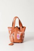画像4: guernika ゲルニカ Cube Bag / size MINI / Mocha mousse{E-}{GR-MCB-1-BEA} (4)