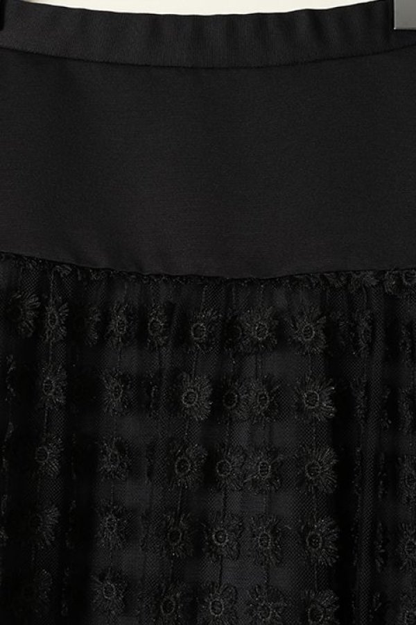 画像2: 【 40%OFF セール46,200円→27,720円】 グレースコンチネンタル|GRACE CONTINENTAL グレースクラス GRACE CLASS フラワーラメジャガードスカート{0222221162-27BLK-BBS} (2)