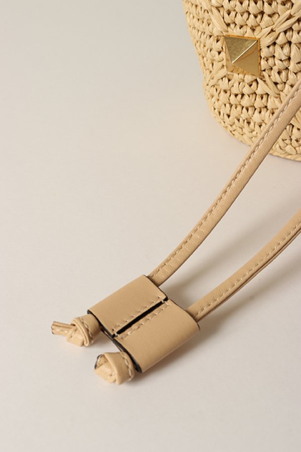 画像4: 【 30%OFF セール324,500円→227,150円】 Valentino ヴァレンティノ ローマンスタッズ ラフィア バケットバッグ{-BCS} (4)
