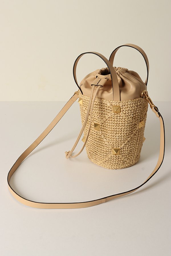 画像6: 【 30%OFF セール324,500円→227,150円】 Valentino ヴァレンティノ ローマンスタッズ ラフィア バケットバッグ{-BCS} (6)