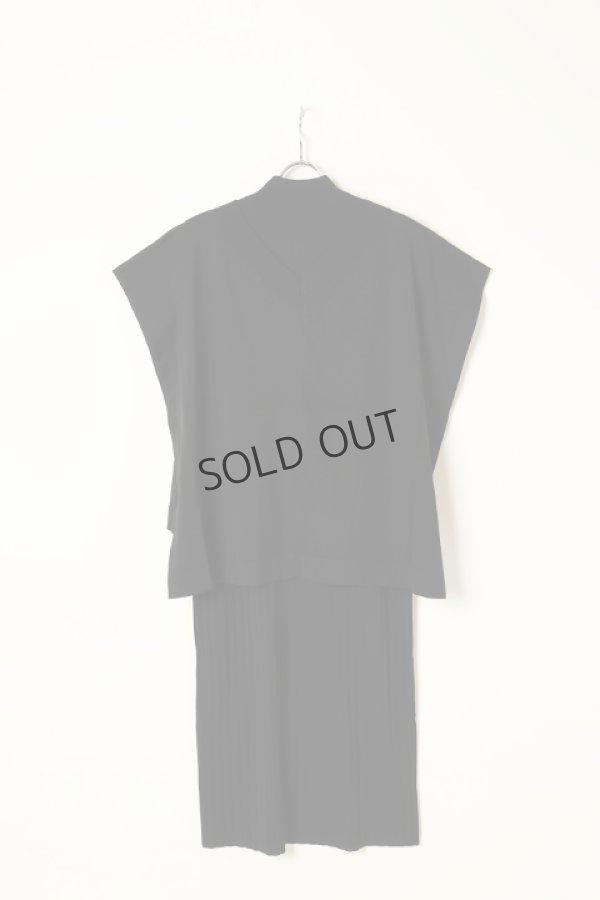 画像5: {SOLD}グレースコンチネンタル|GRACE CONTINENTAL ダイアグラム DIAGRAM ポンチョ付ニットワンピース{0321333187-27BLK-BAA} (5)