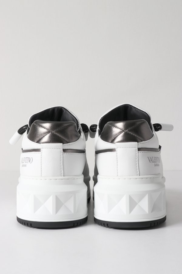 画像3: 【 30%OFF セール165,000円→115,500円】 Valentino ヴァレンティノ ワンスタッズ XL レザー ロートップスニーカー{-BES} (3)