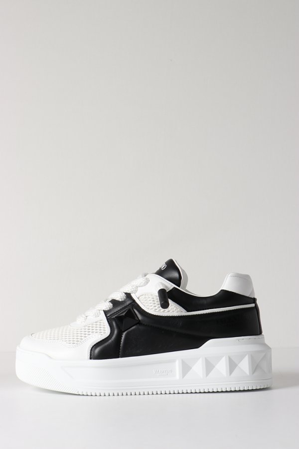 画像3: 【 30%OFF セール165,000円→115,500円】 Valentino ヴァレンティノ ワンスタッズ XL レザー ロートップスニーカー{-BES} (3)