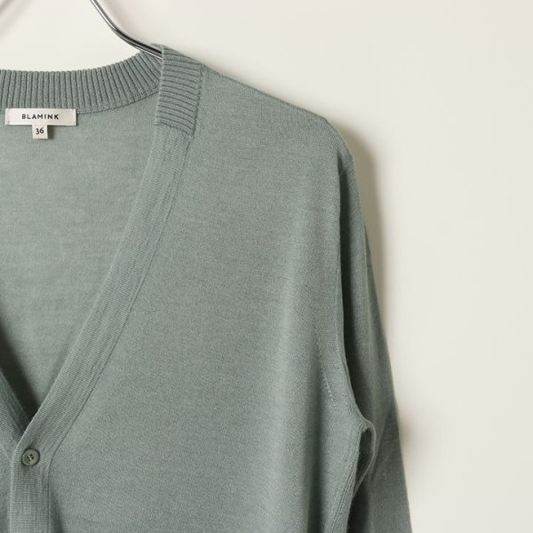 画像3: 【 40%OFF セール104,500円→62,700円】 BLAMINK ブラミンク カシミヤシルク18G　Vネックカーディガン{7915-106-0032-OLV-BAS} (3)