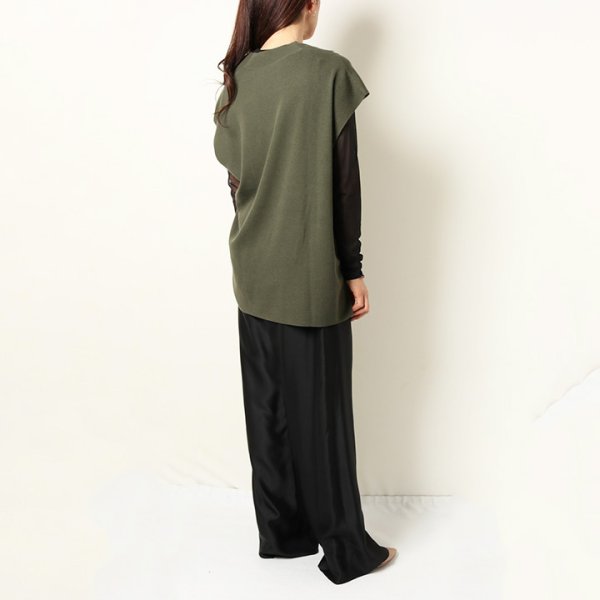 画像9: 【 40%OFF セール99,000円→59,400円】 BLAMINK ブラミンク カシミヤハイツイストVネックベスト{7918-230-0060-OLV-BAA} (9)