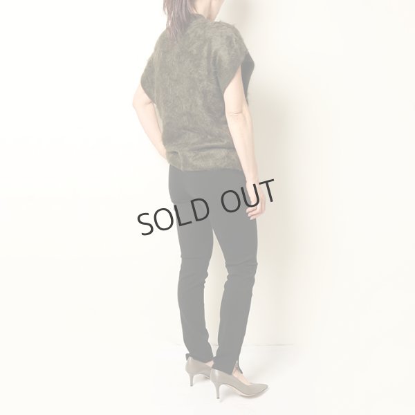 画像9: {SOLD}BLAMINK ブラミンク PRE 7Gカシミヤファーノースリーブニット{7918-299-0069-OLV-BBA} (9)