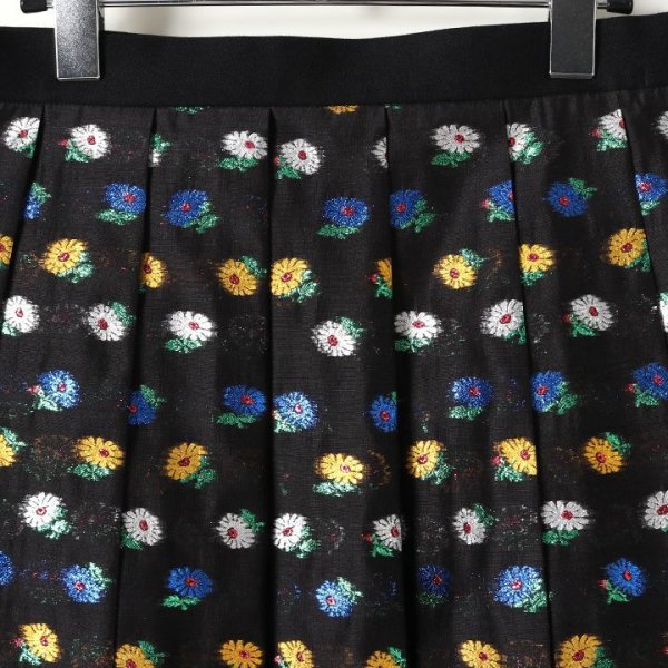 画像2: 【 40%OFF セール198,000円→118,800円】 BLAMINK ブラミンク ラメフラワーハンドプリーツスカート{7924-230-0222-BLK-BJA} (2)