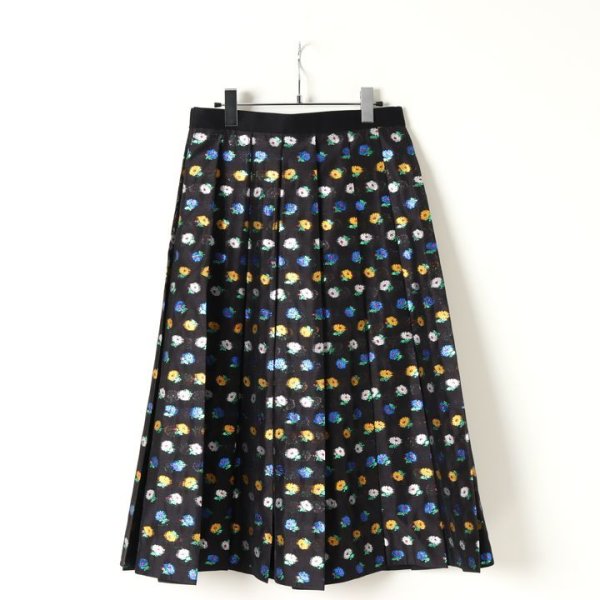 画像5: 【 40%OFF セール198,000円→118,800円】 BLAMINK ブラミンク ラメフラワーハンドプリーツスカート{7924-230-0222-BLK-BJA} (5)