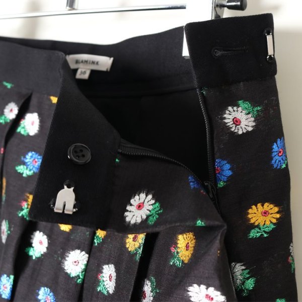 画像6: 【 40%OFF セール198,000円→118,800円】 BLAMINK ブラミンク ラメフラワーハンドプリーツスカート{7924-230-0222-BLK-BJA} (6)