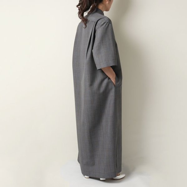 画像11: 【 40%OFF セール132,000円→79,200円】 BLAMINK ブラミンク ウールモヘヤチェックレギュラーカラーショートスリーブワンピース{7926-230-0243-DGY-BAS} (11)